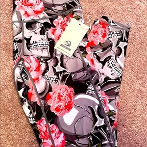Fmfm love and war leggings S NWT